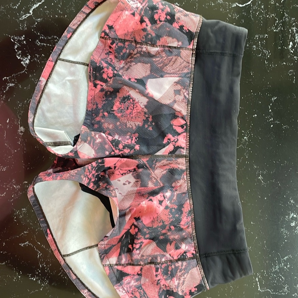 Excellent condition, Lululemon, size 2, Speed Short!
